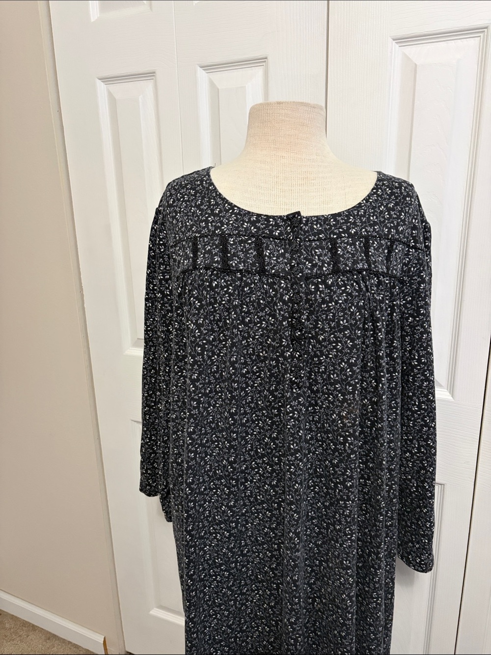 Croft and Barrow Black Floral Print Pullover Midi Cotton Nightgown Size 3X - Picture 2 of 15